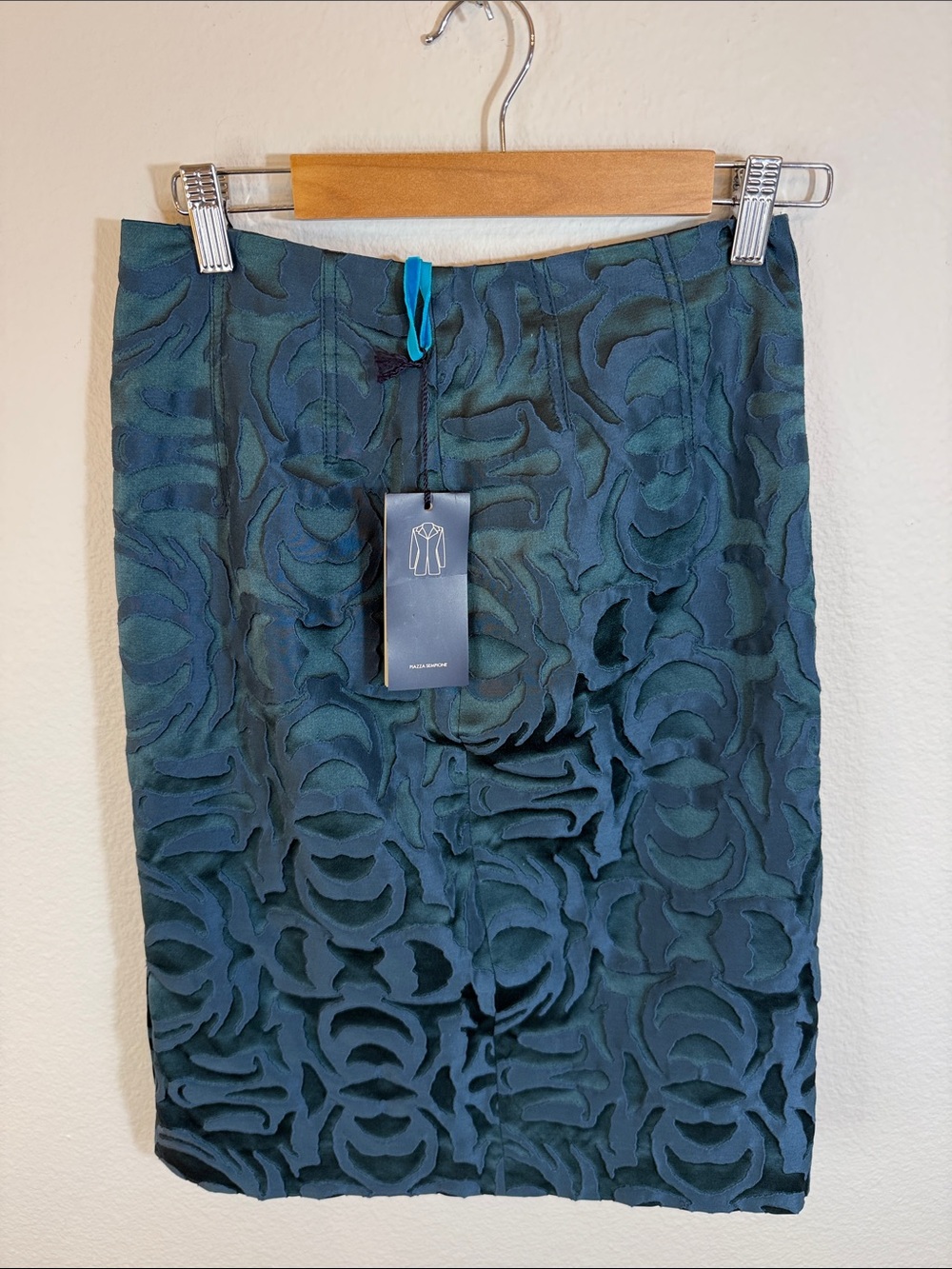NWT PIAZZA SEMPIONE Teal Rose-Textured Abstract Pencil Skirt